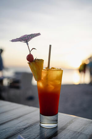 Sex on Costa del Sol ( Photo by Laura Peruchi on Unsplash)